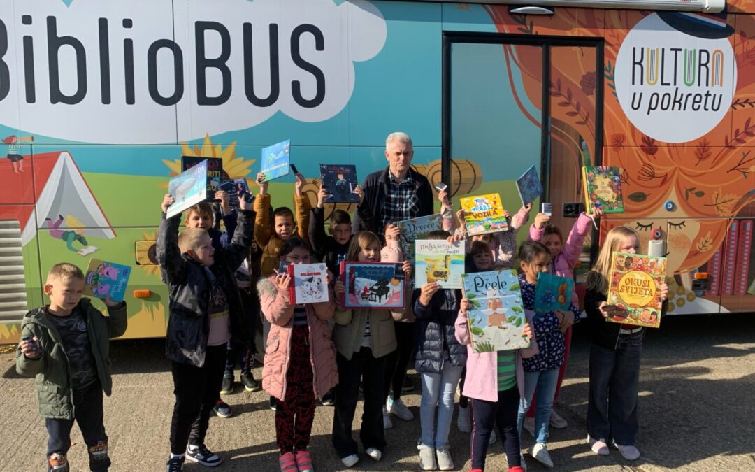 BIBLIOBUS DAROVAO PRVAŠIĆE